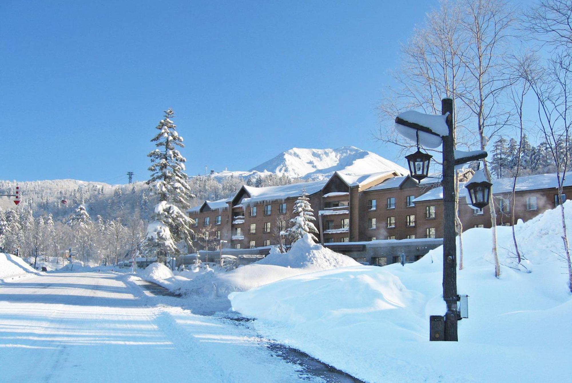 Higashikawa Asahidake Onsen Hotel Bear Monte מראה חיצוני תמונה